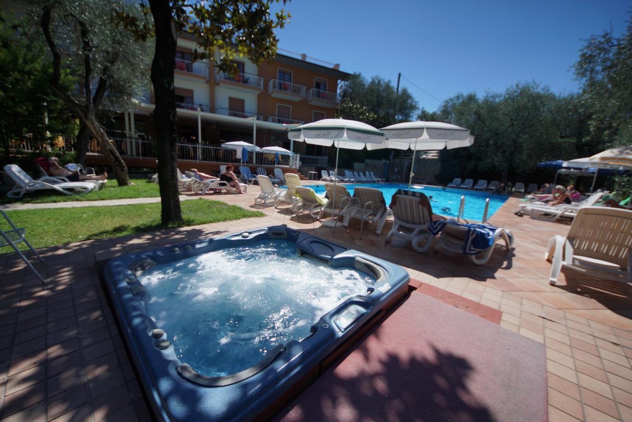 Hotel Alpi Malcesine Exterior foto